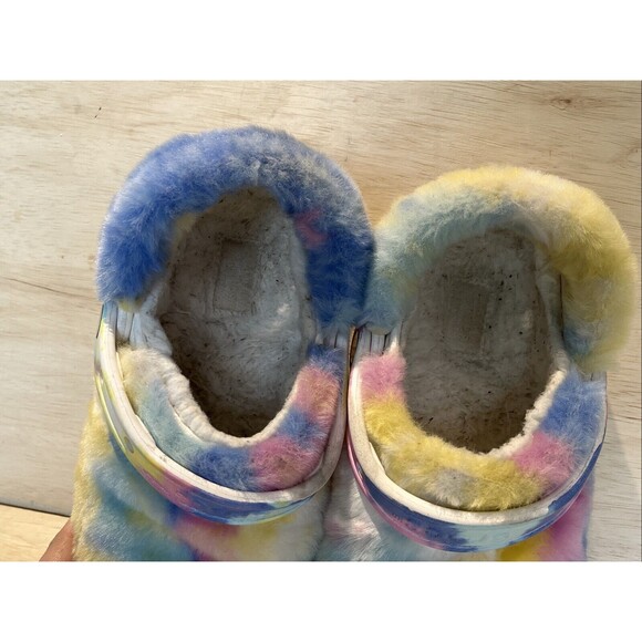 Crocs Sandals Womens Size 7 Rainbow Fur sure Clog tie tye dye rainbow cozy soft - Picture 8 of 9
